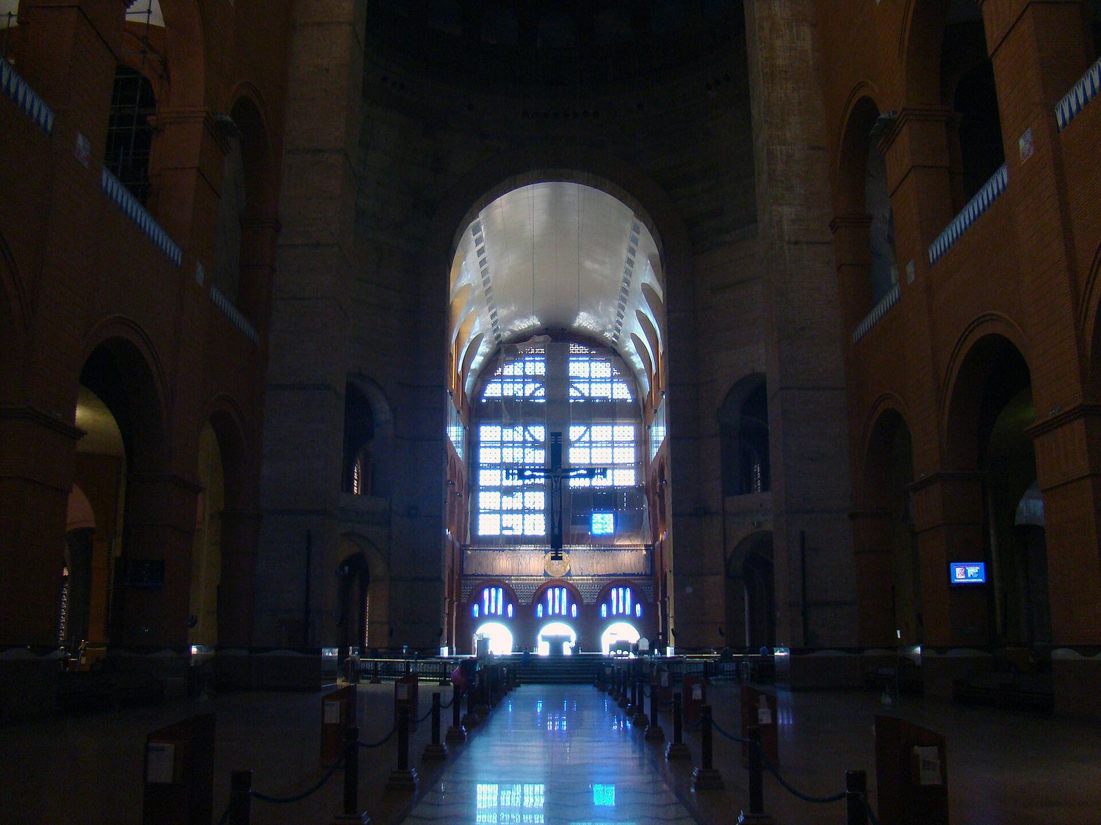 Interior da Basílica Nacional de Aparecida